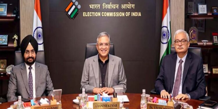 Form 6 में बड़ा बदलाव, चुनाव आयोग ने हटाया SIR से जुड़ा डिक्लेरेशन