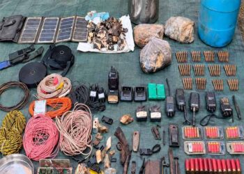बीजापुर में नक्सल डंप का भंडाफोड़, 8 किलो जिलेटिन समेत बड़ी मात्रा में हथियार मिले