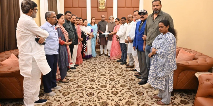 TMC के 20 बागी सांसदों में से 17 जॉइन करेंगे BJP