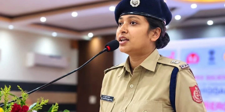 पश्चिम बंगाल: वीडियो पर विवाद, बुशरा बानो का तबादला, IPS की वर्दी में किया सलाम और इंशाल्लाह
