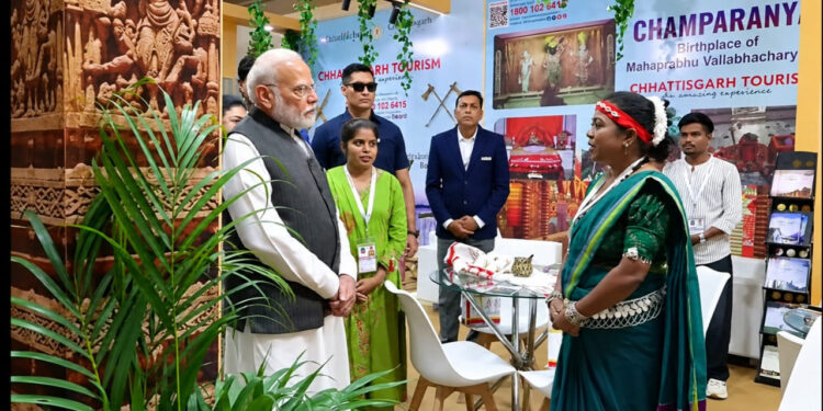 प्रधानमंत्री नरेंद्र मोदी से रूबरू हुईं छत्तीसगढ़ की महिला उद्यमी हीना