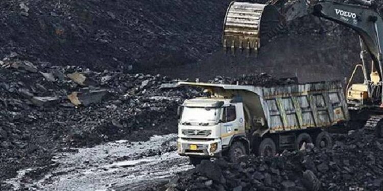 CG कोल लेवी केस: देवेंद्र यादव समेत कई नेताओं को नोटिस, जांच एजेंसी ने बुलाया