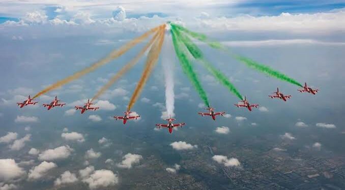 छत्तीसगढ़ राज्योत्सव में सारंग टीम दिखाएगी हवाई करतब, रायपुर पहुंचा हेलीकॉप्टर दल